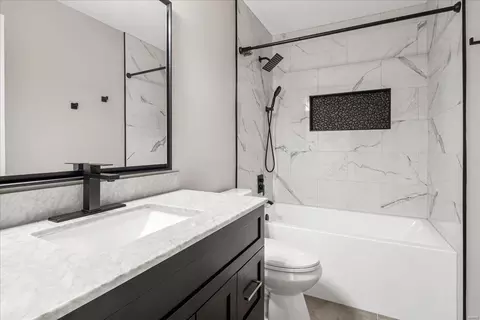 Bath - 231 Alexandria Dr, Saint Charles, MO 63304 photo 6 of 7