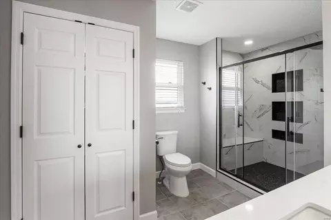 Bath - 231 Alexandria Dr, Saint Charles, MO 63304 photo 2 of 7