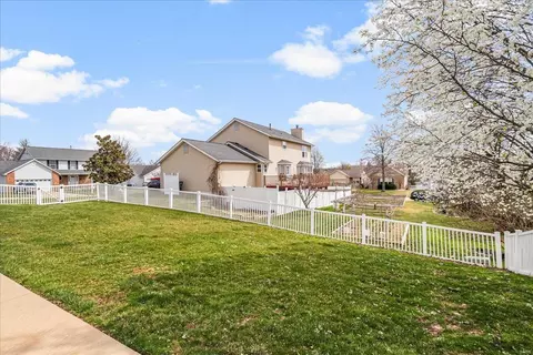 Exterior - 231 Alexandria Dr, Saint Charles, MO 63304 photo 8 of 9