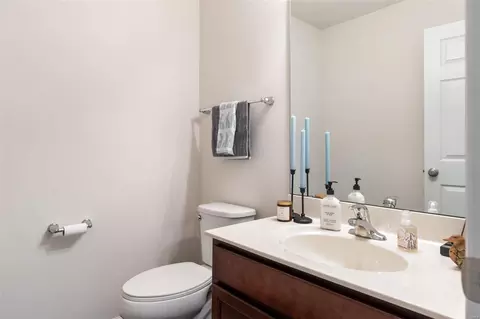 Bath - 5377 Trailhead Ct, Eureka, MO 63025 photo 3 of 5