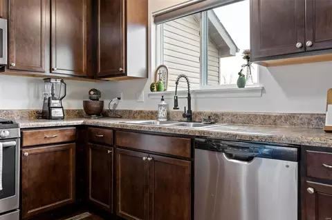 Kitchen - 5377 Trailhead Ct, Eureka, MO 63025 photo 2 of 3
