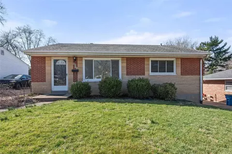 8916 Saint Louis Ave, Saint Louis, MO 63114