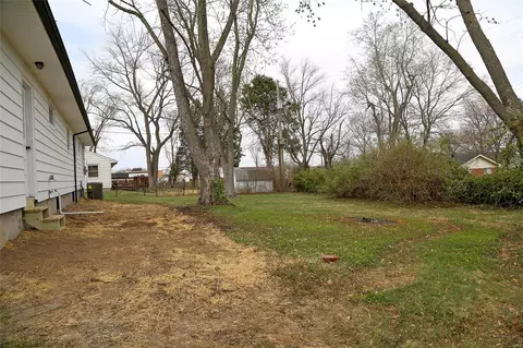 Exterior - 706 Highland Dr, O'fallon, MO 63366 photo 2 of 4