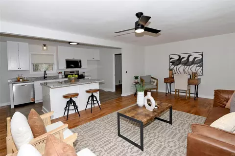 Living - 706 Highland Dr, O'fallon, MO 63366 photo 3 of 3