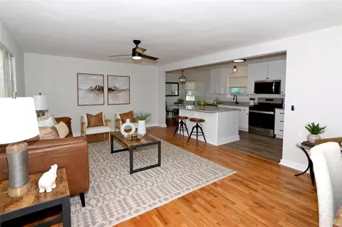 Living - 706 Highland Dr, O'fallon, MO 63366 photo 2 of 3