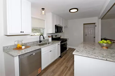 Kitchen - 706 Highland Dr, O'fallon, MO 63366 photo 2 of 3
