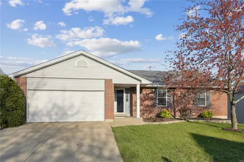 752 Hunter Chaise Dr, Wentzville, MO 63385