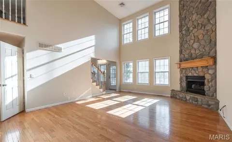 Living - 10625 Pine Needle Cir, Rolla, MO 65401 photo 1 of 7