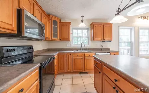Kitchen - 10625 Pine Needle Cir, Rolla, MO 65401 photo 3 of 3