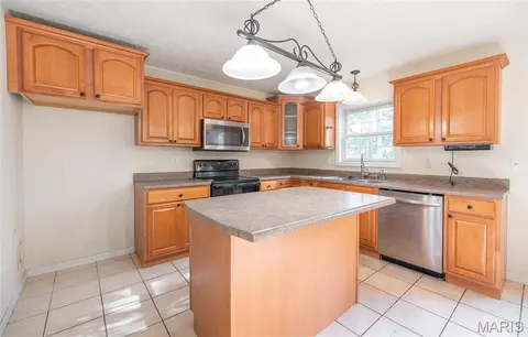 Kitchen - 10625 Pine Needle Cir, Rolla, MO 65401 photo 2 of 3