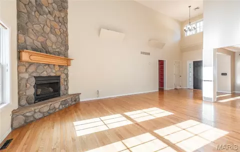 Living - 10625 Pine Needle Cir, Rolla, MO 65401 photo 4 of 7