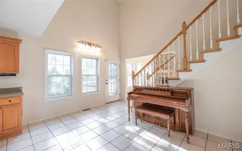 Entry Way - 10625 Pine Needle Cir, Rolla, MO 65401 photo 3 of 5
