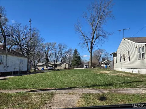 330 S Pence St, East Alton, IL 62024