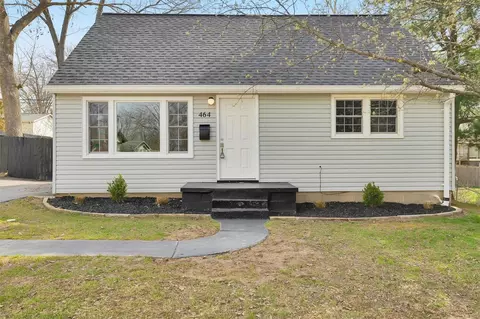 464 Chamberlin Dr, Ballwin, MO 63021