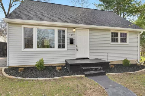 Exterior - 464 Chamberlin Dr, Ballwin, MO 63021 photo 2 of 8