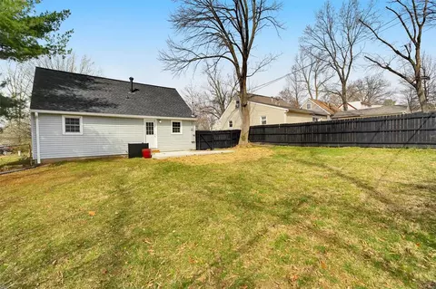Exterior - 464 Chamberlin Dr, Ballwin, MO 63021 photo 7 of 8