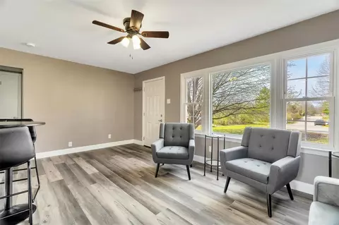 Living - 464 Chamberlin Dr, Ballwin, MO 63021 photo 1 of 1