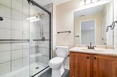 Bath - 721 Oaksdale Summit Ct, Wildwood, MO 63011 photo 4 of 4