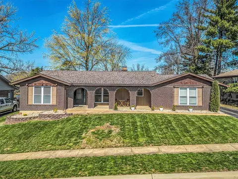 5285 Brass Lantern Pl, Saint Louis, MO 63128
