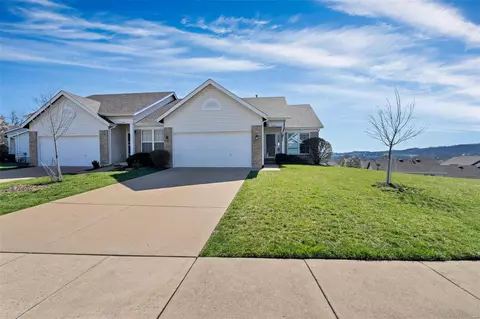 1248 Hunters Chase Dr, Eureka, MO 63025 photo 4