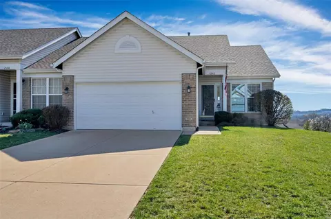 1248 Hunters Chase Dr, Eureka, MO 63025 photo 5