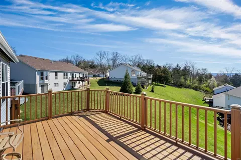 1248 Hunters Chase Dr, Eureka, MO 63025 photo 3