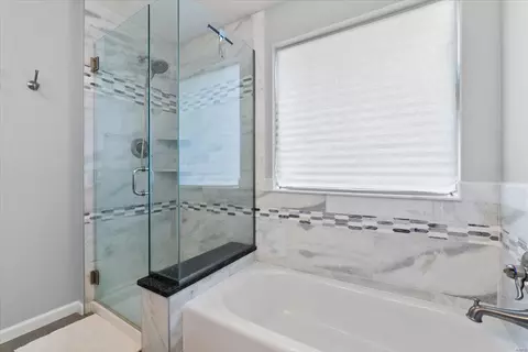 Bath - 855 Stone Canyon Dr, Manchester, MO 63021 photo 4 of 4