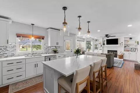 Kitchen - 855 Stone Canyon Dr, Manchester, MO 63021 photo 4 of 6