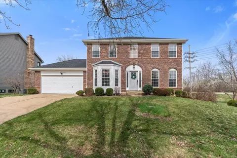 855 Stone Canyon Dr, Manchester, MO 63021