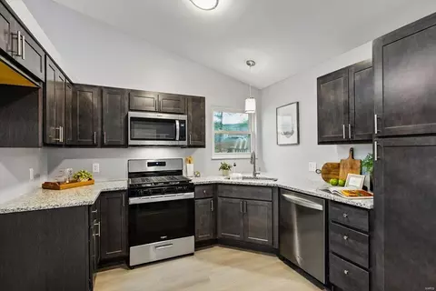 Kitchen - 8 Moselle Ct, O'fallon, MO 63368 photo 1 of 1