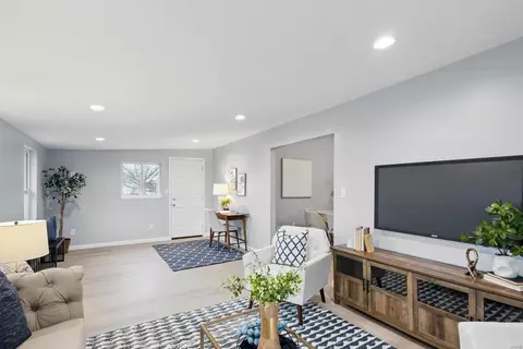 Living - 8 Moselle Ct, O'fallon, MO 63368 photo 6 of 6