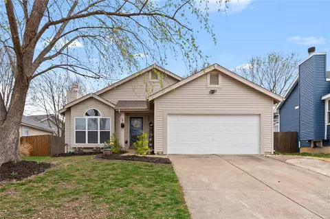 5065 Danielle Dr, Saint Charles, MO 63304