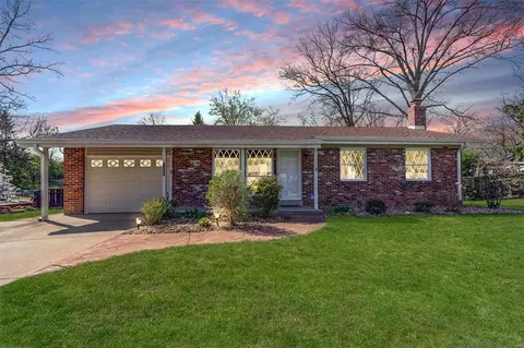 1330 Marsh Ave, Ellisville, MO 63011