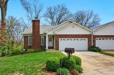 8009 Mastis Ct, Saint Louis, MO 63123