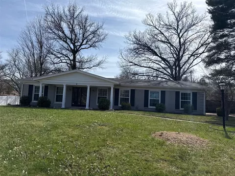 6450 Killbrock Dr, Florissant, MO 63033