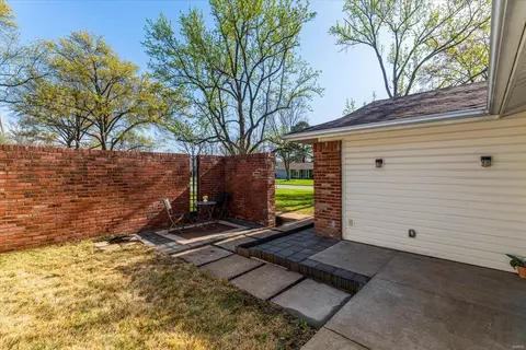 Exterior - 417 Wildbrier Dr, Ballwin, MO 63011 photo 3 of 5