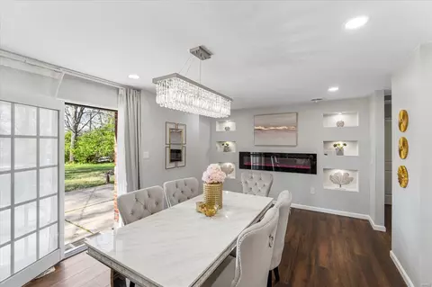 Dining - 417 Wildbrier Dr, Ballwin, MO 63011 photo 2 of 3