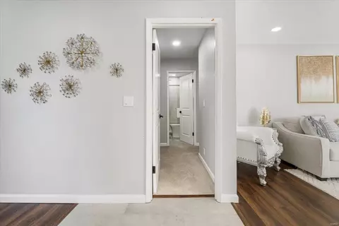 Entry Way - 417 Wildbrier Dr, Ballwin, MO 63011 photo 2 of 2