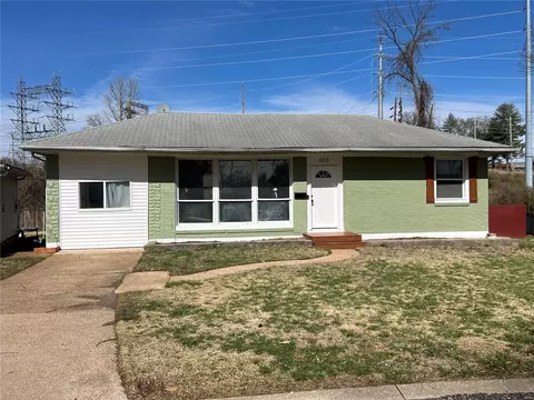 603 Majesty Ct, Saint Louis, MO 63125