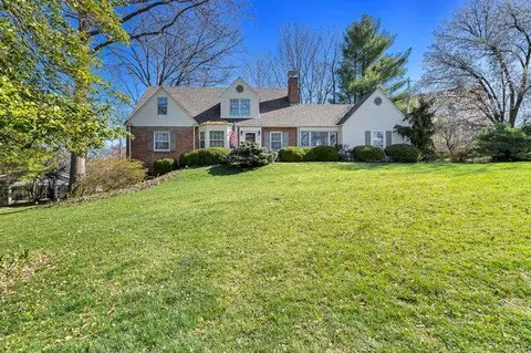 39 Frederick Ln, Saint Louis, MO 63122