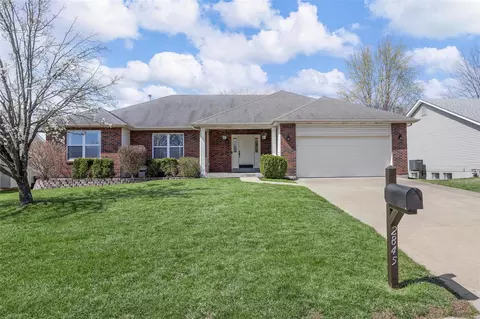 2845 Sparrow Dr, O'fallon, MO 63368 photo 2