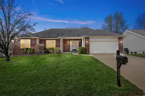 2845 Sparrow Dr, O'fallon, MO 63368