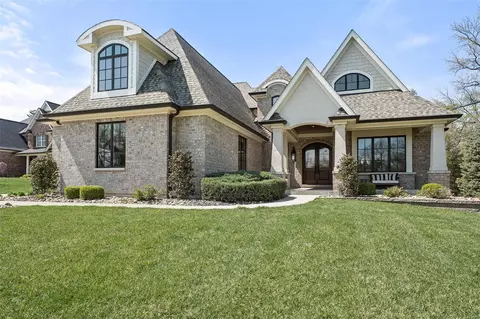 951 Revere Dr, Saint Louis, MO 63141