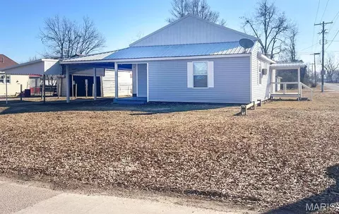 1402 Ray St, Dexter, MO 63841 photo 1