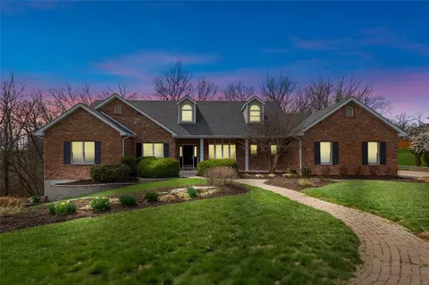 2 Woodmere Ct, Saint Charles, MO 63303