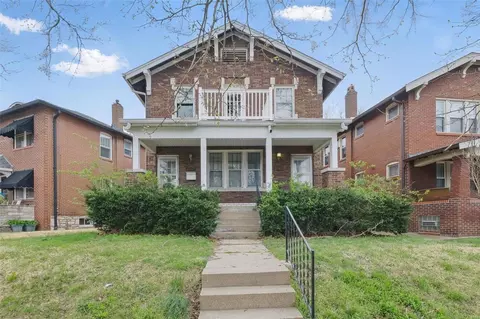 3647 Bowen St, Saint Louis, MO 63116