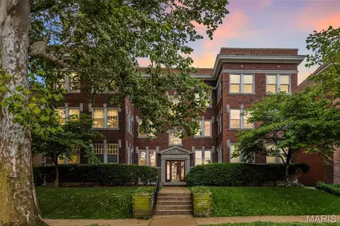 6300 Northwood Ave #3W, Clayton, MO 63105