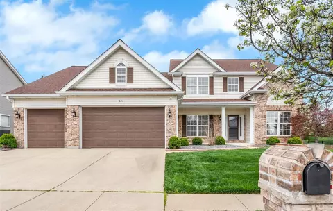 633 Crown Pointe Estates Ct, Wildwood, MO 63021