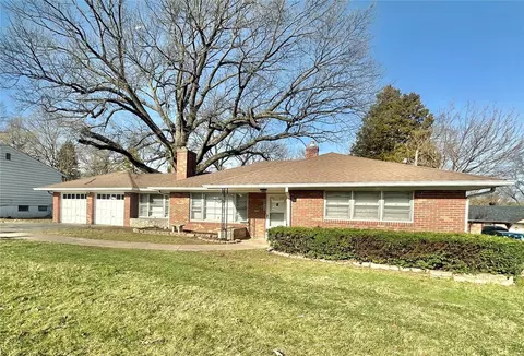 3643 Mckibbon Rd, Saint Louis, MO 63114