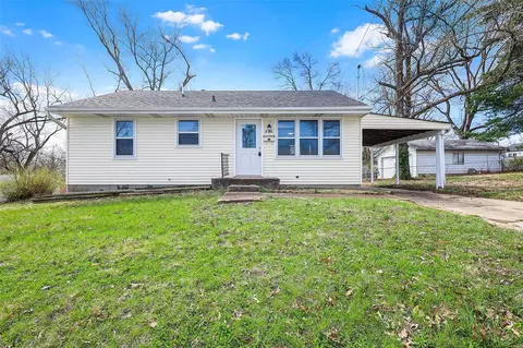 636 Robert Ave, Saint Louis, MO 63135